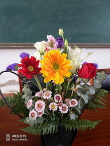 安徽蕪湖技師學院與蕪湖汽車工程學校聯合舉辦三八婦女節女職工插花比賽